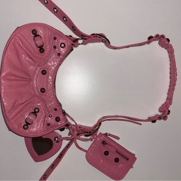 Balenciaga Pink Shoulder Bag with Heart Accent - Picture 3 of 8